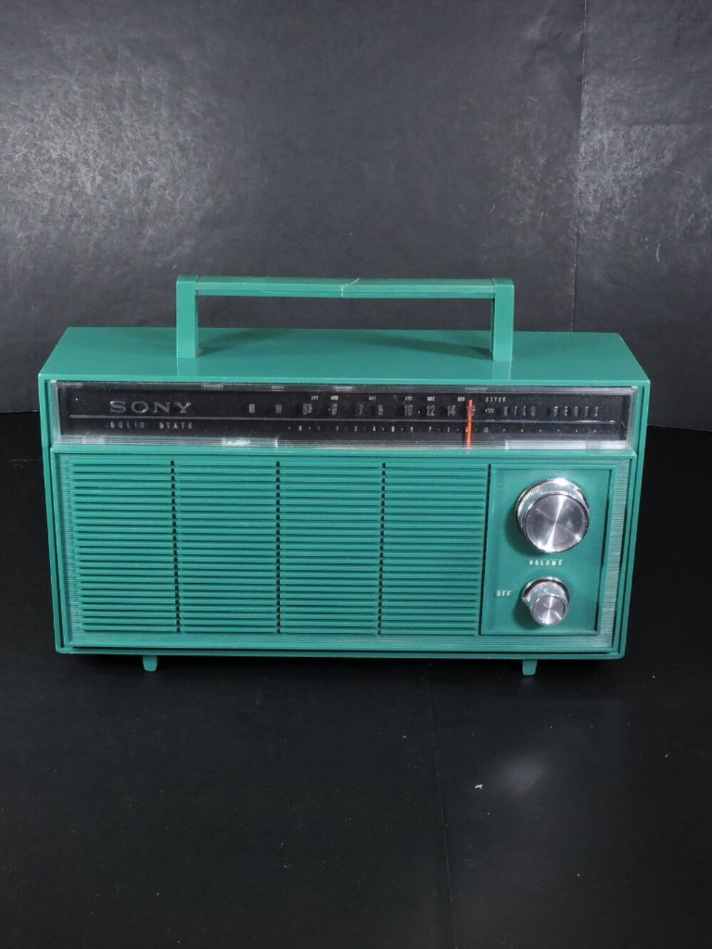 Vintage SONY 8R-42A 6 Transistor Portable Battery Radio - Works Great 1970's